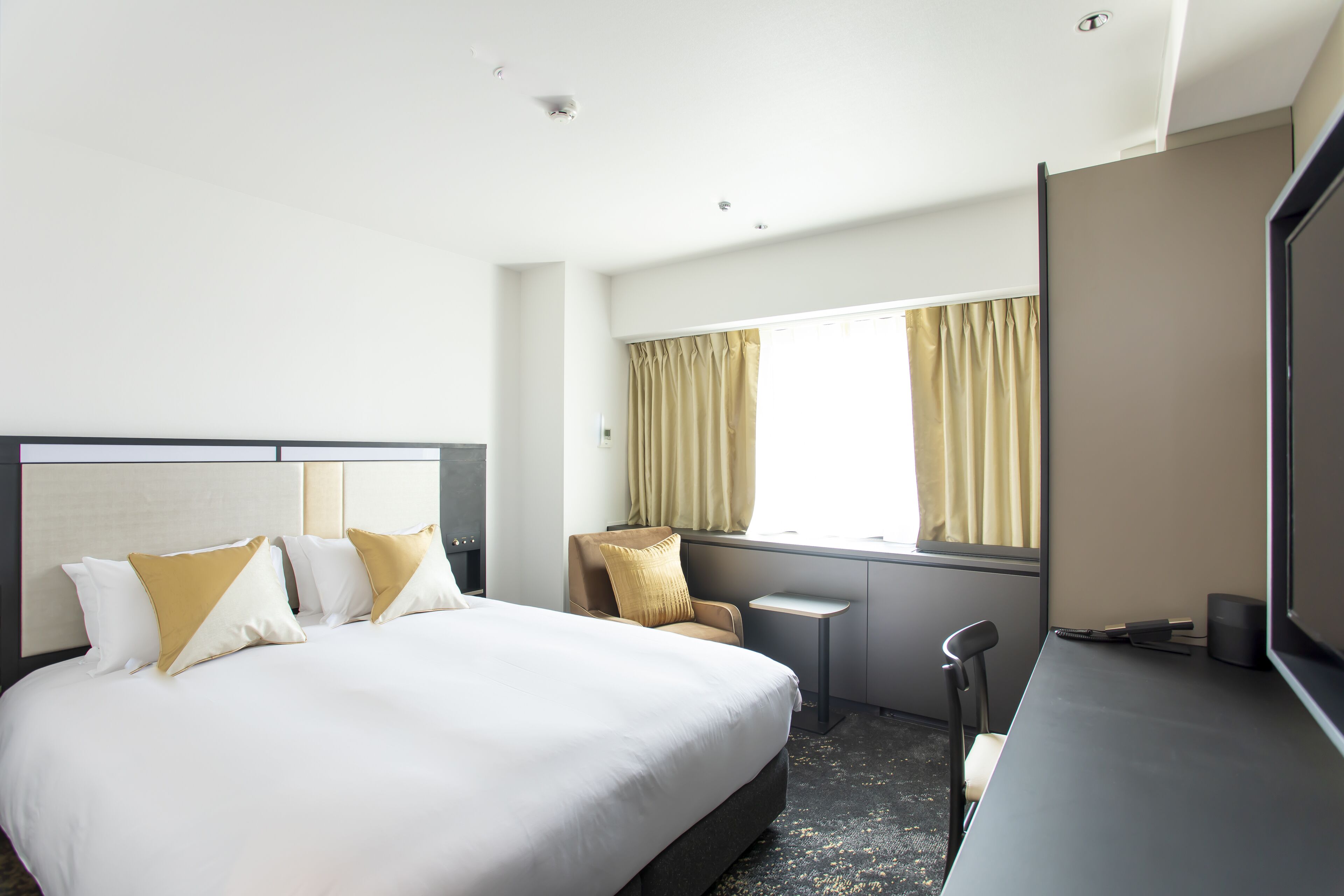 Cross Hotel Osaka