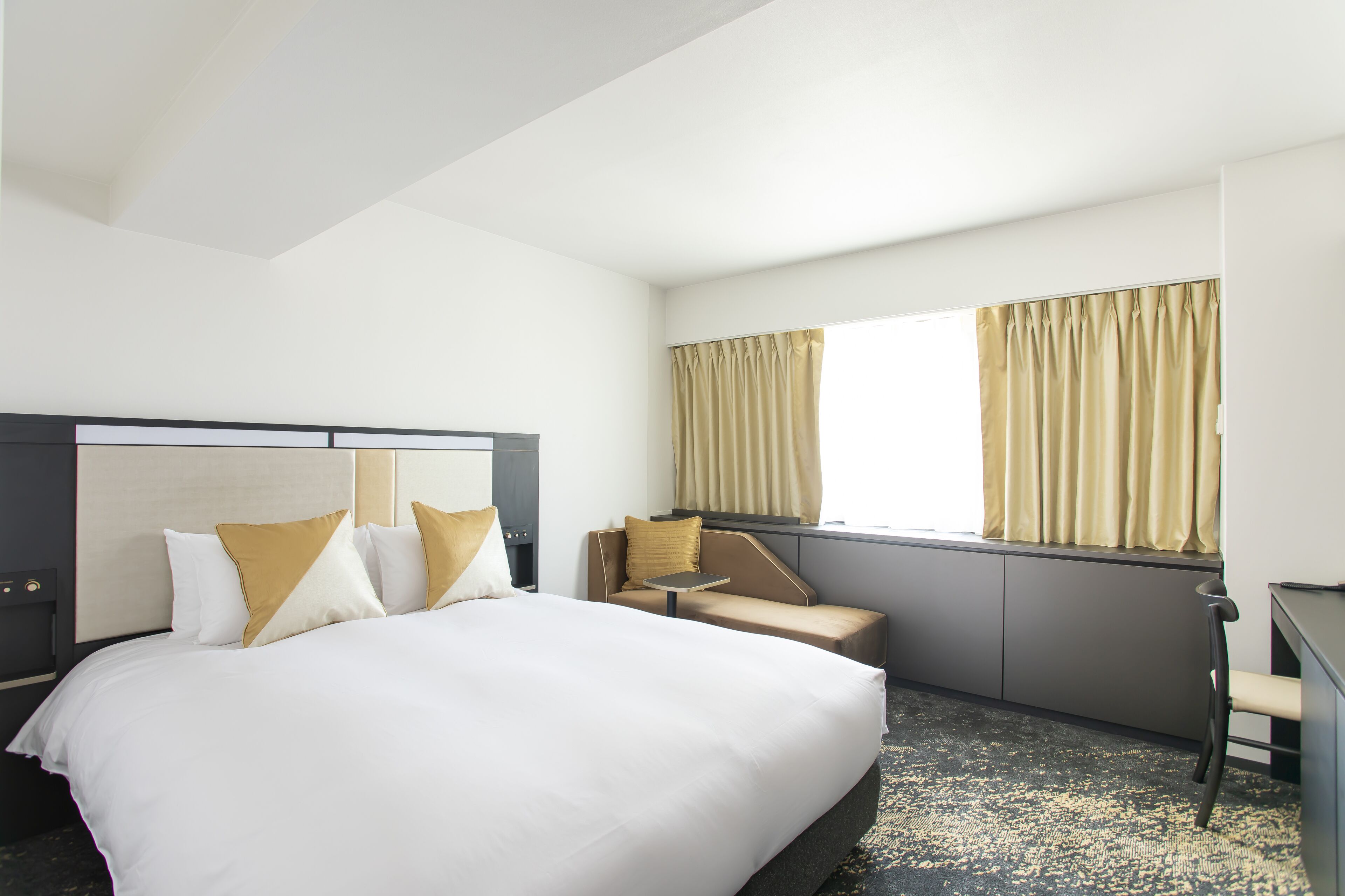 Cross Hotel Osaka