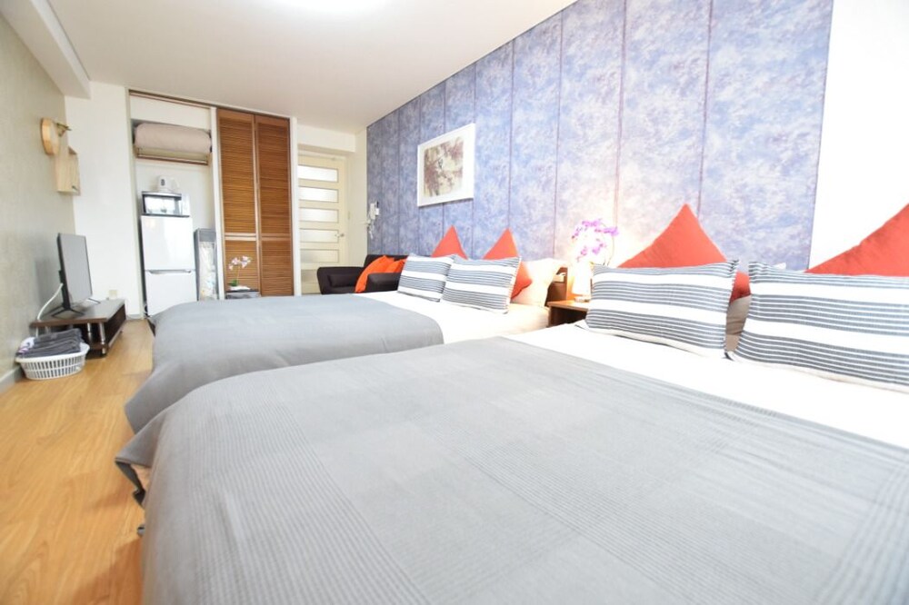 Dotonbori Higashi Art Hotel