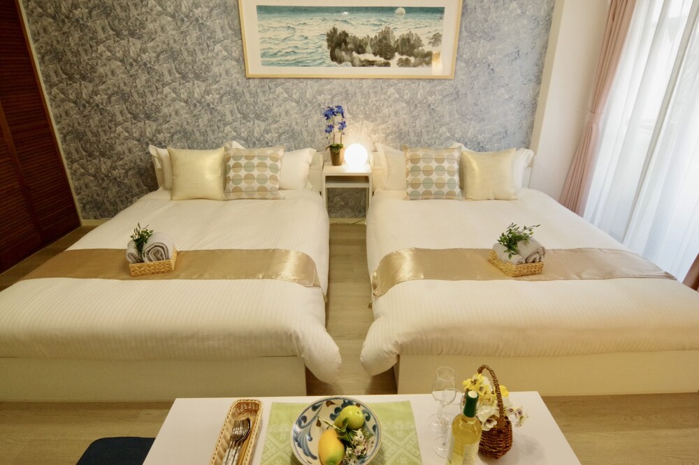 Dotonbori Higashi Art Hotel