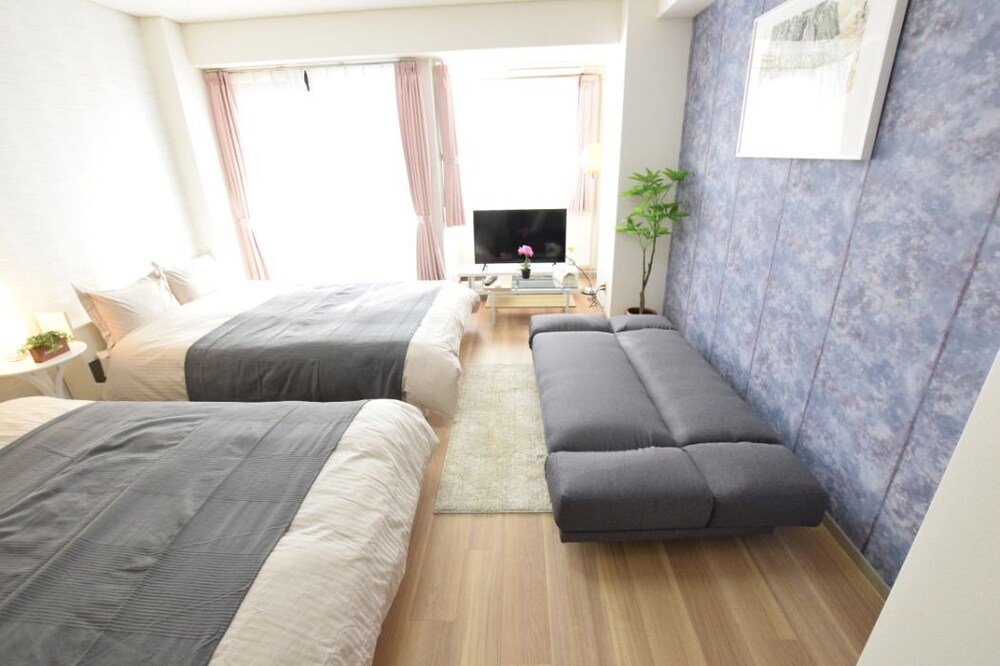 Dotonbori Higashi Art Hotel
