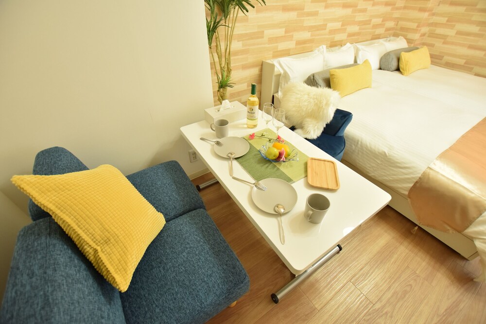Dotonbori Higashi Art Hotel