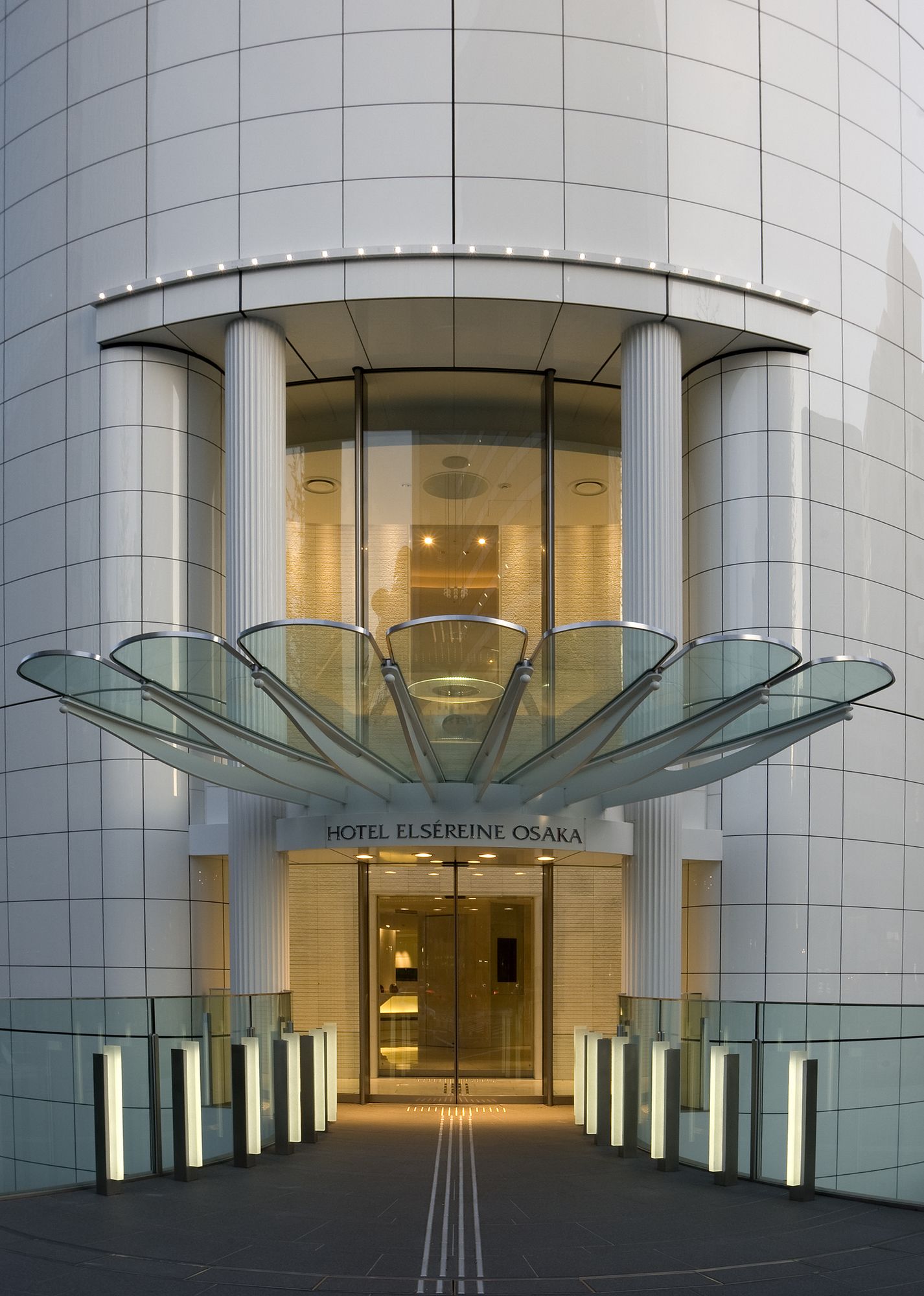 Elsereine Osaka