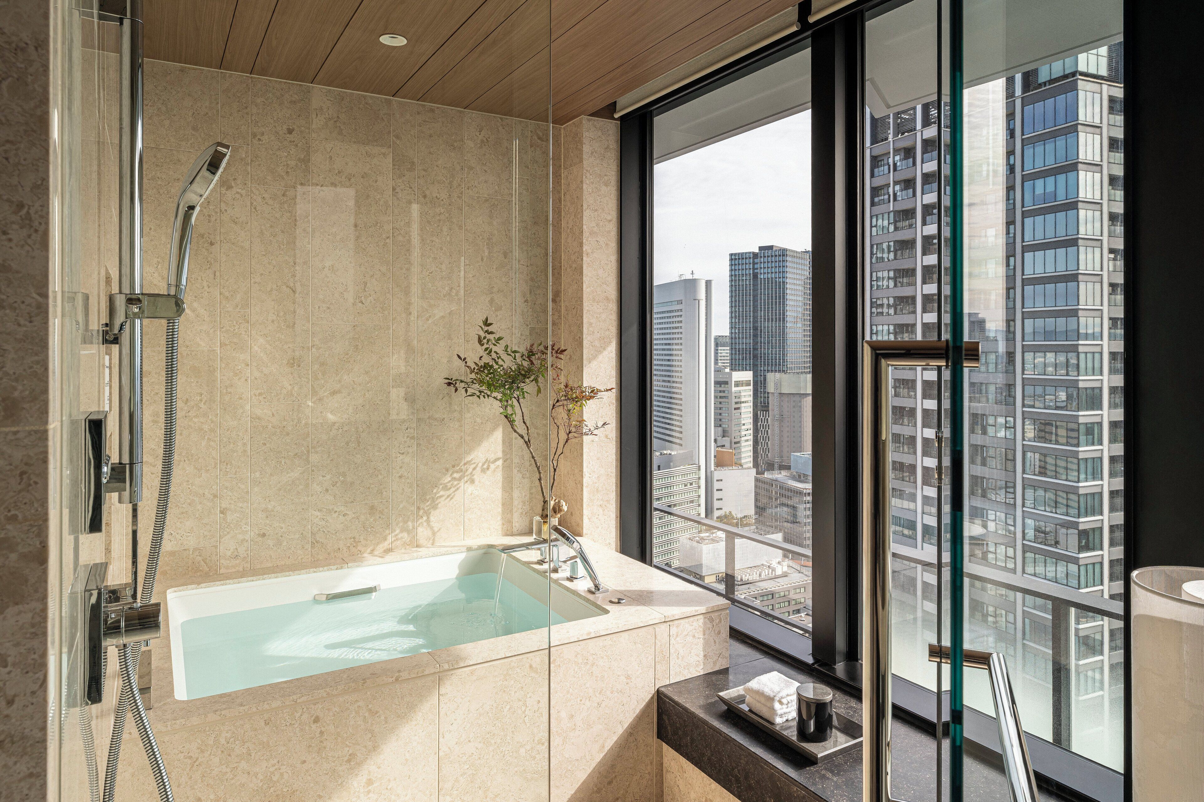 Four Seasons Hotel Osaka