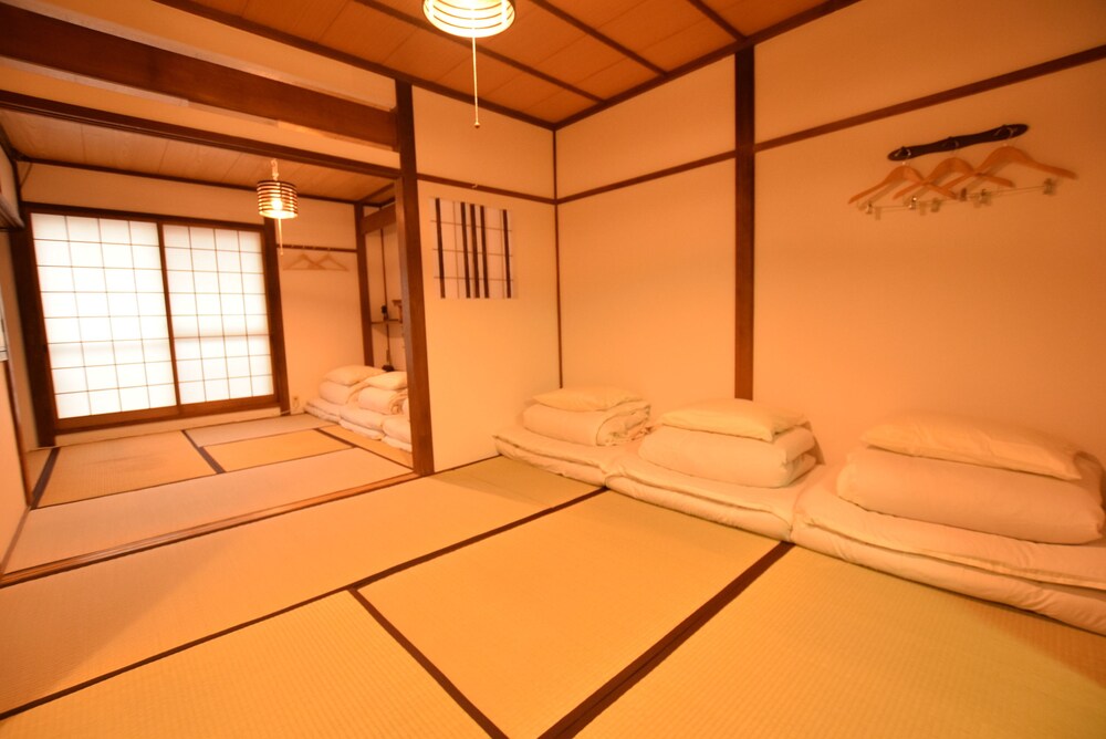 Goraku House Osaka