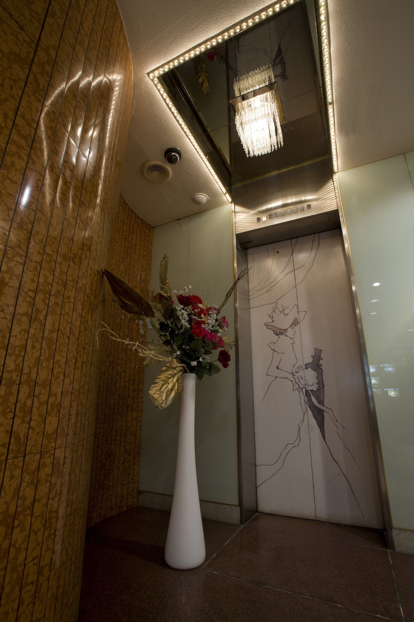 Hotel Candy Hall