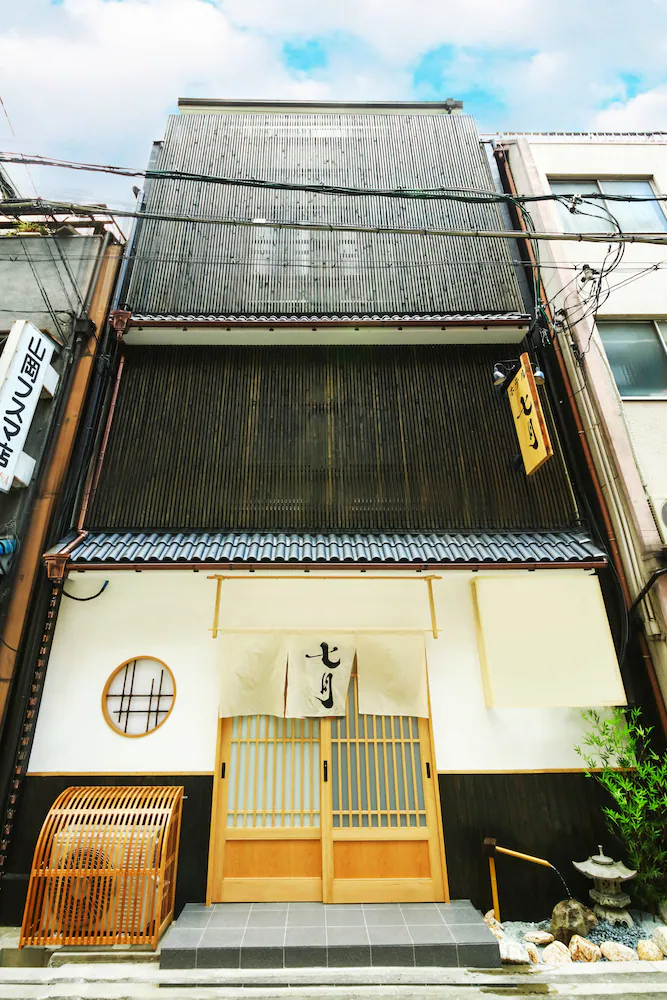 Hotel July