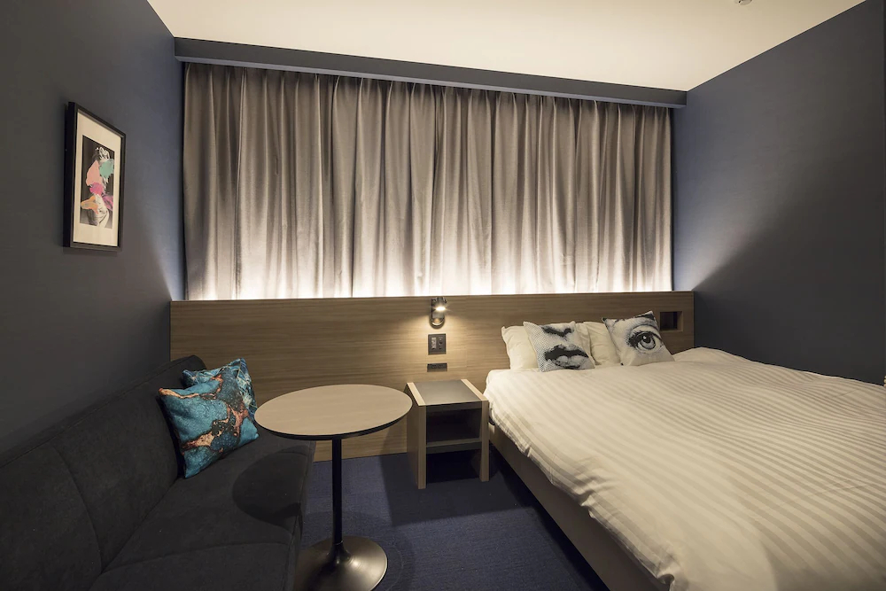 Hotel She