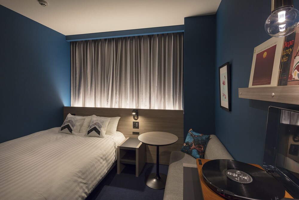 Hotel She