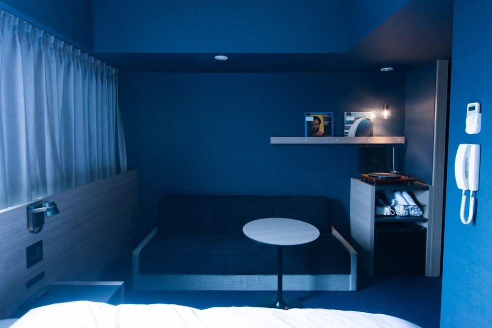 Hotel She