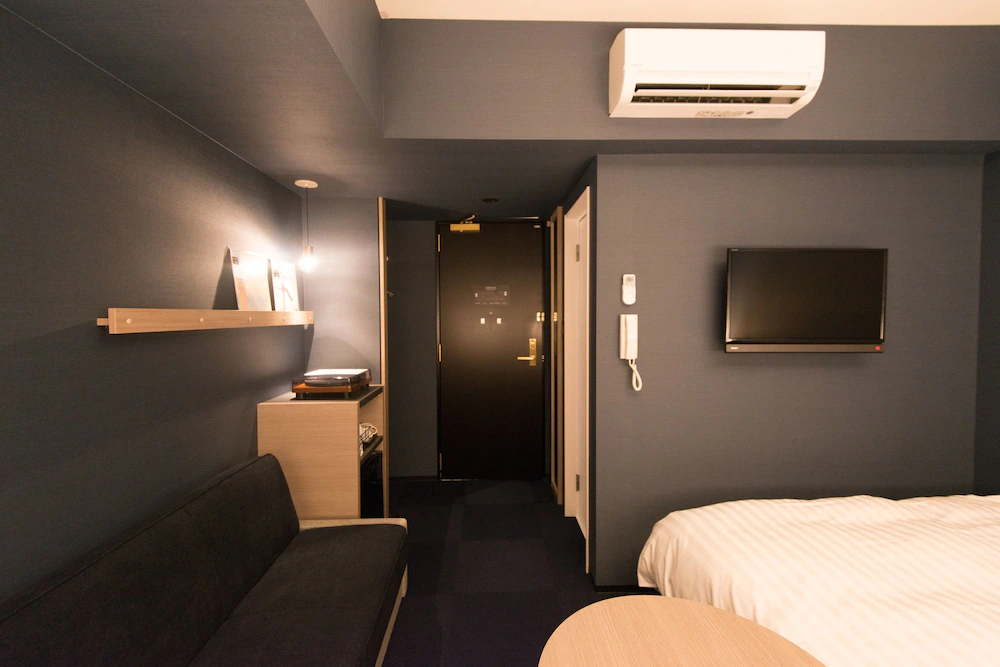 Hotel She