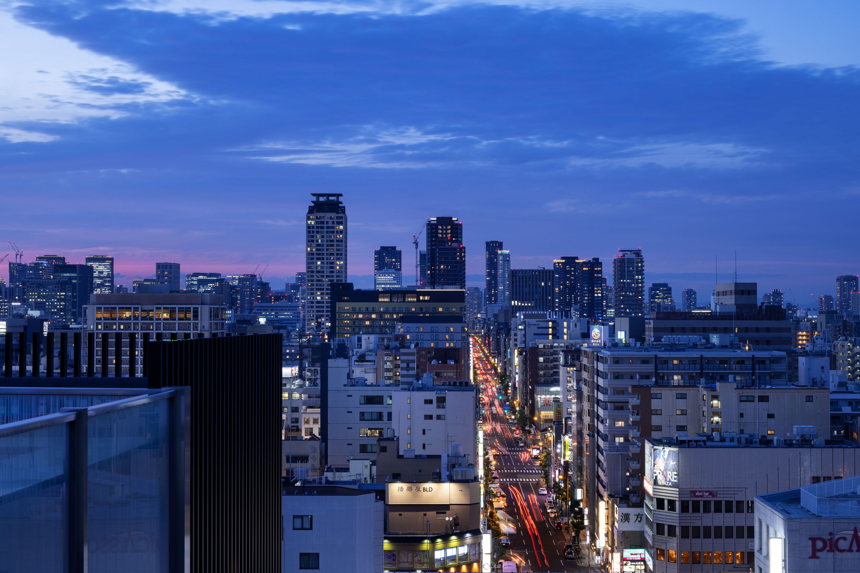 the b Namba-Kuromon