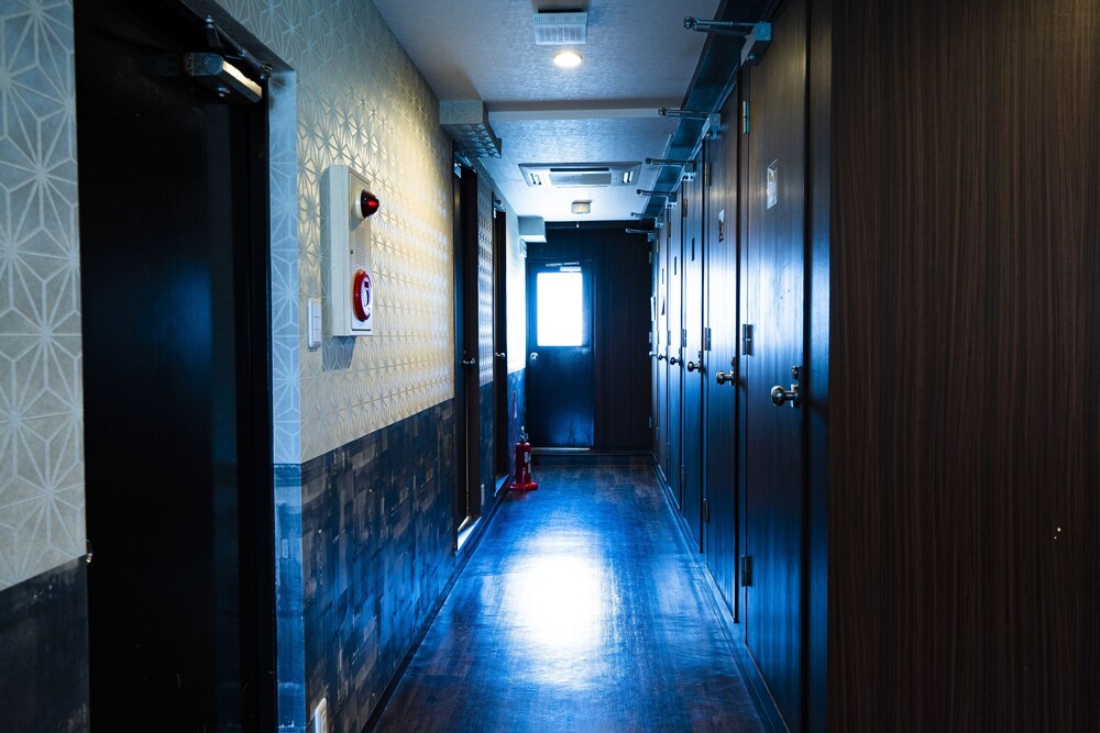R Hostel Namba South