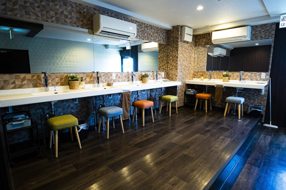 R Hostel Namba South