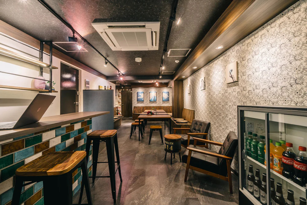 R Hostel Namba South