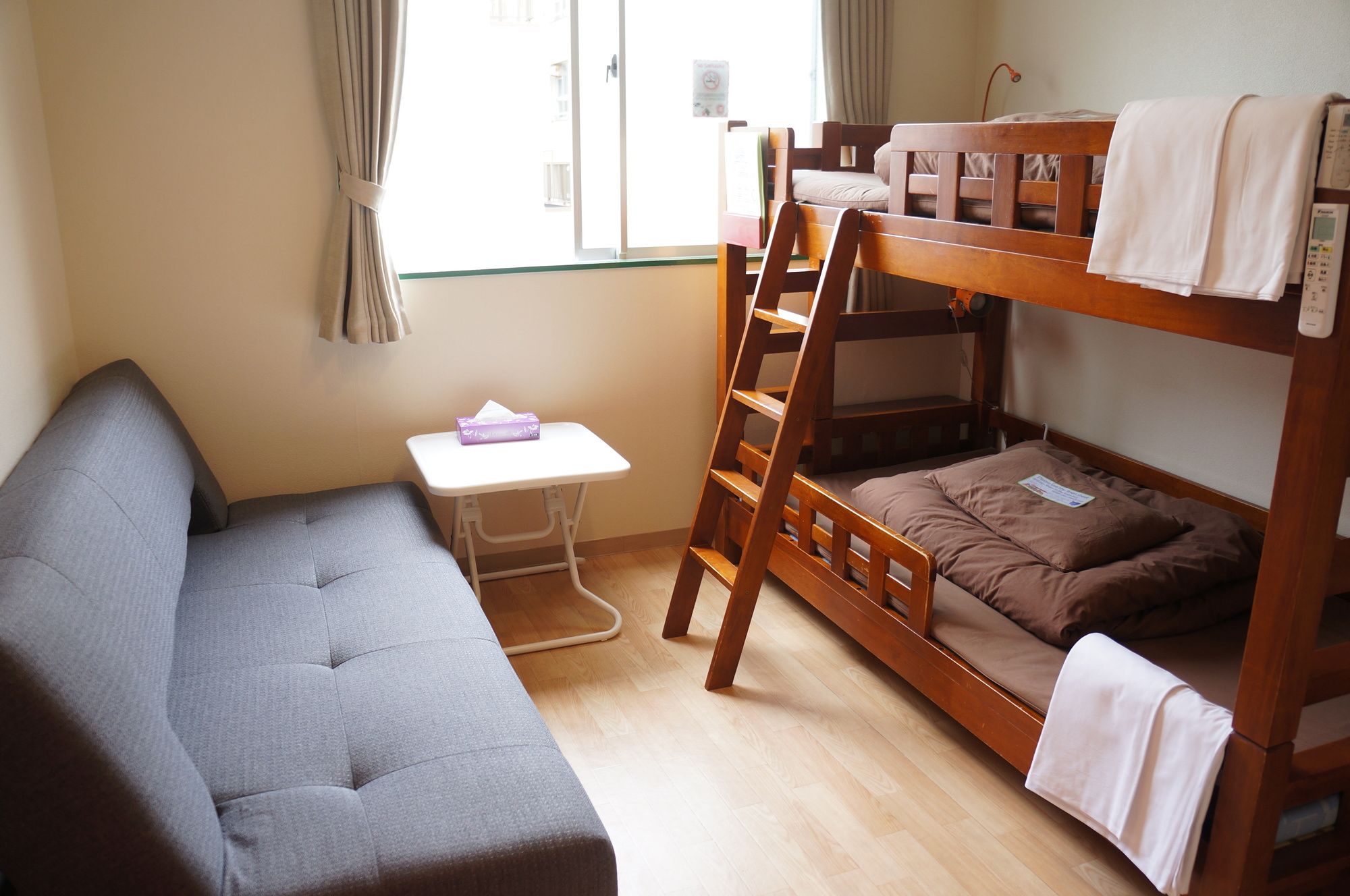 J-Hoppers Osaka Guesthouse