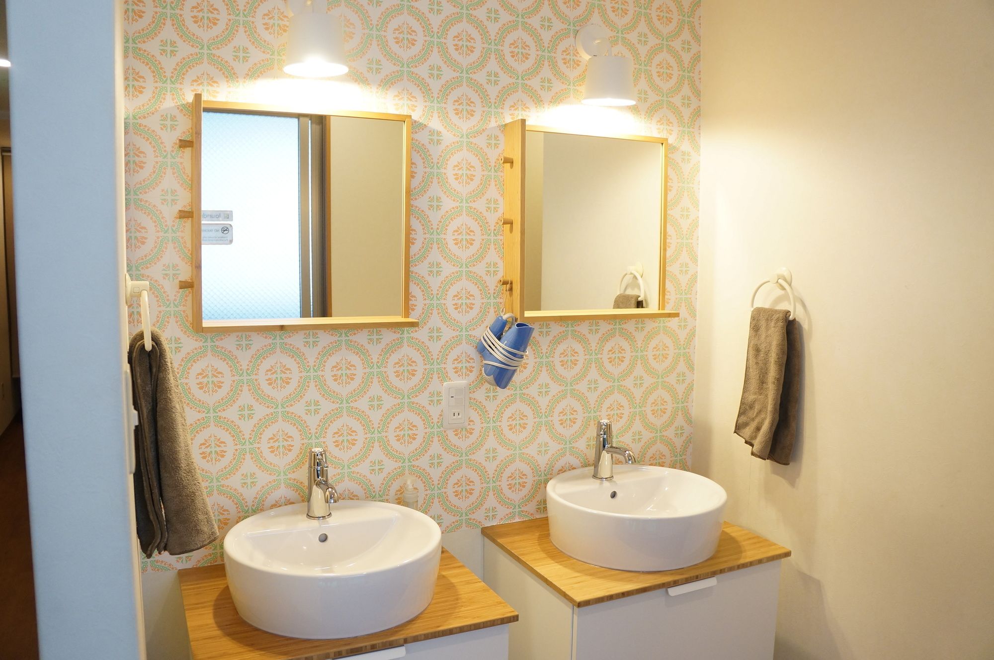 J-Hoppers Osaka Guesthouse