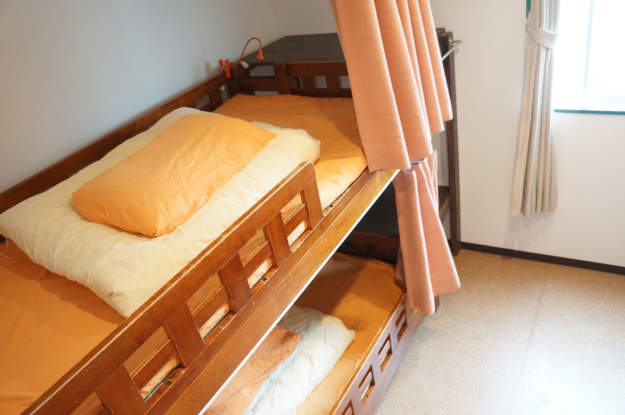 J-Hoppers Osaka Guesthouse