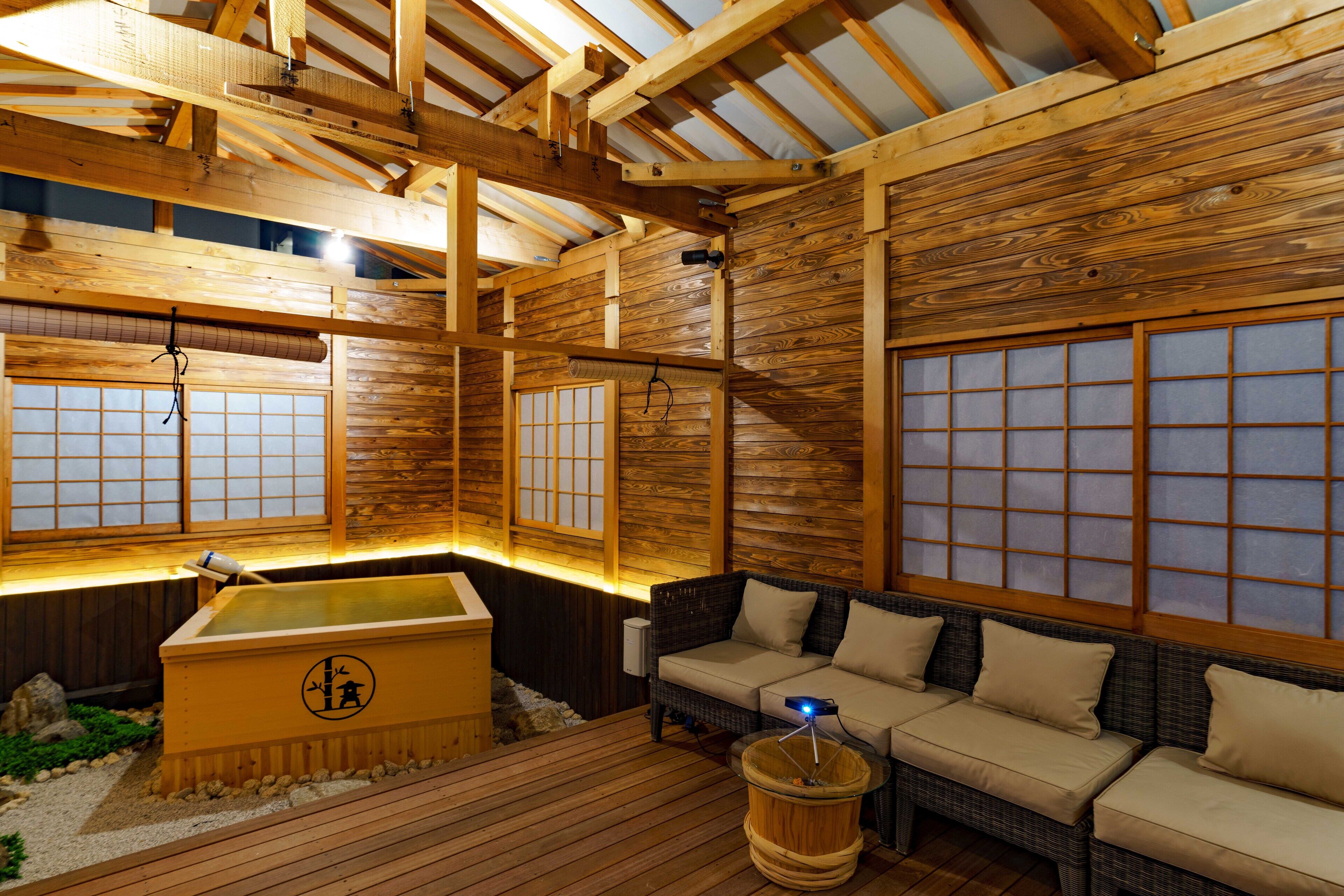 Konjakuso Shinsaibashi Rooftop Spa
