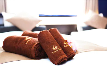 Kuromon Crystal Hotel