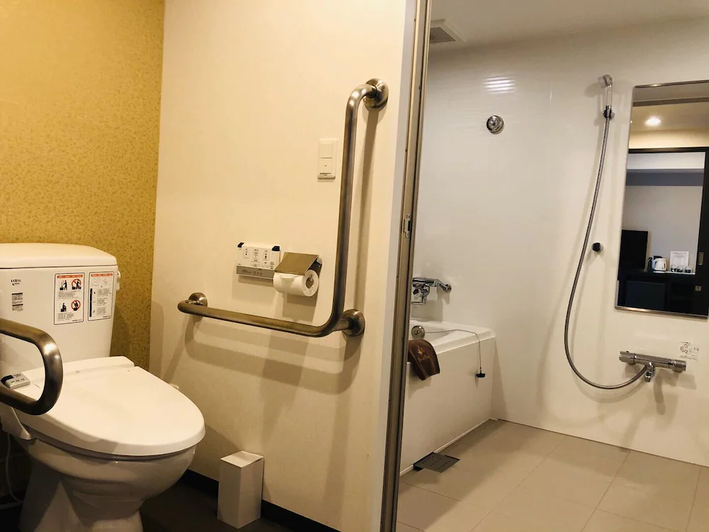 Kuromon Crystal Hotel