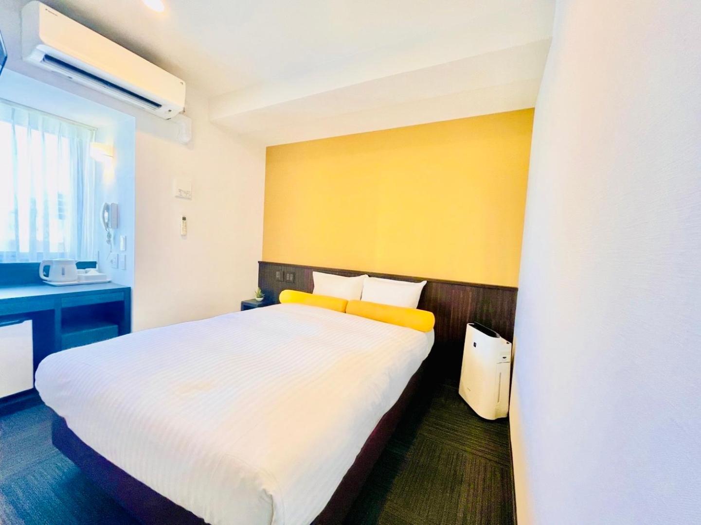 Nipponbashi Crystal Hotel