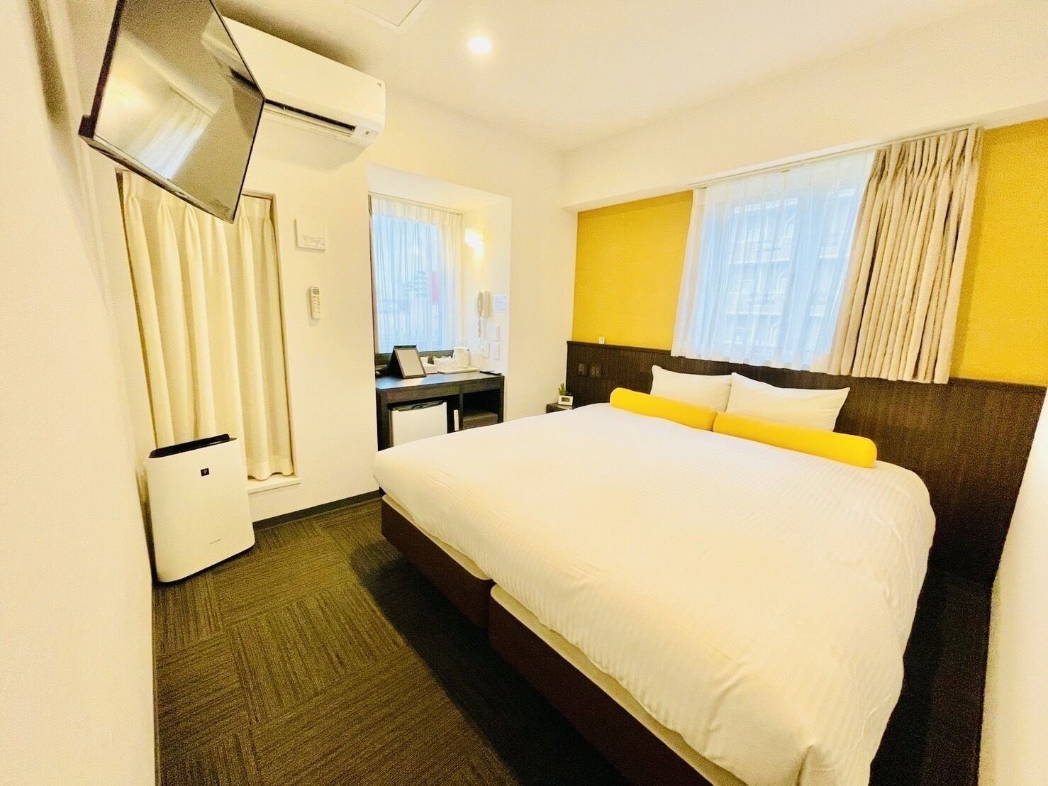 Nipponbashi Crystal Hotel