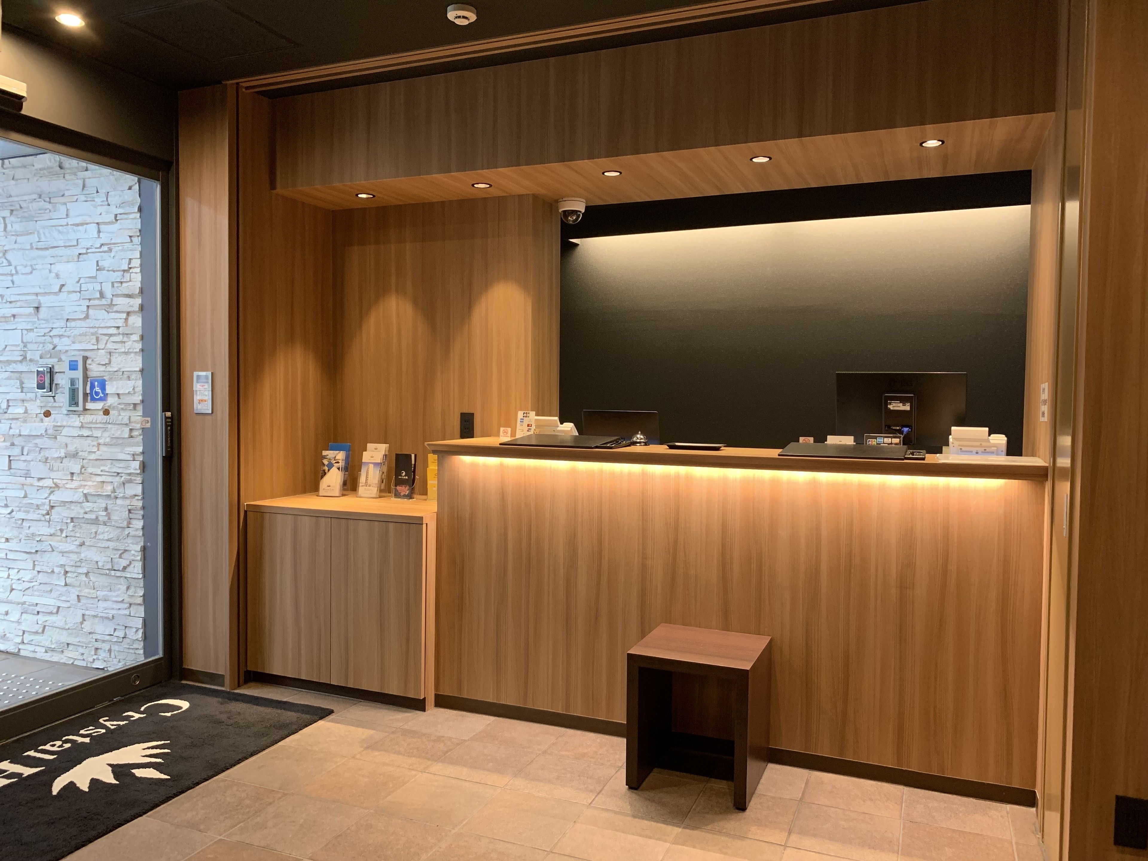 Nipponbashi Crystal Hotel