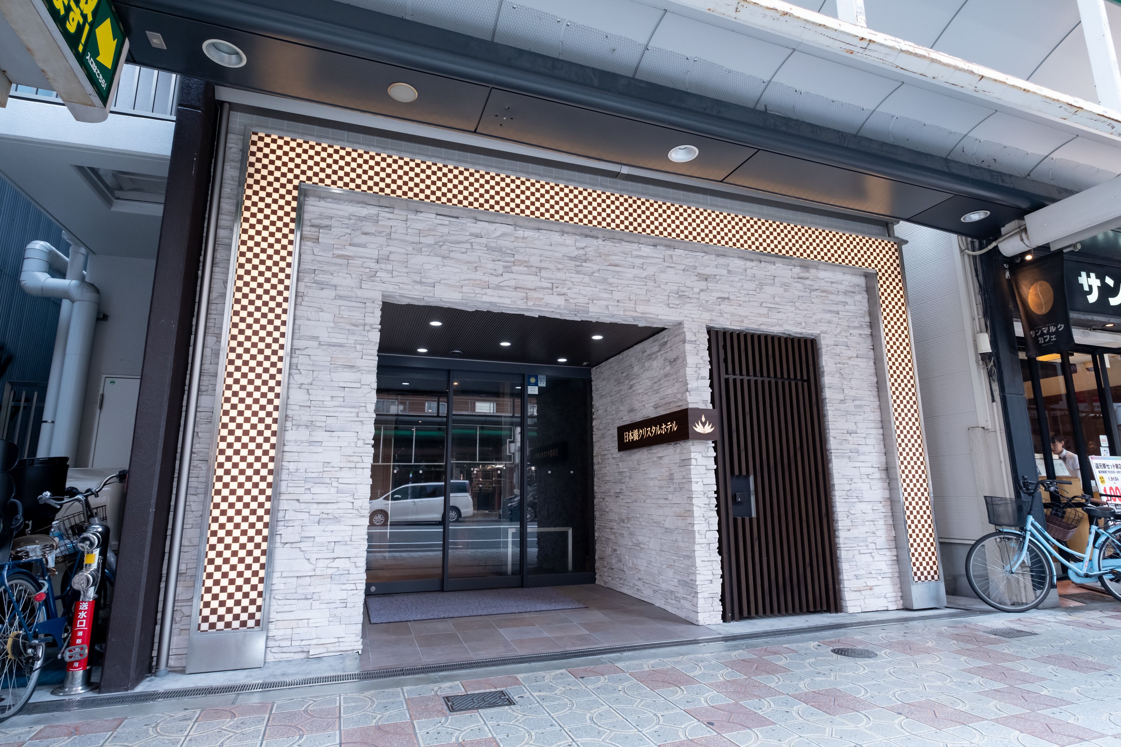 Nipponbashi Crystal Hotel