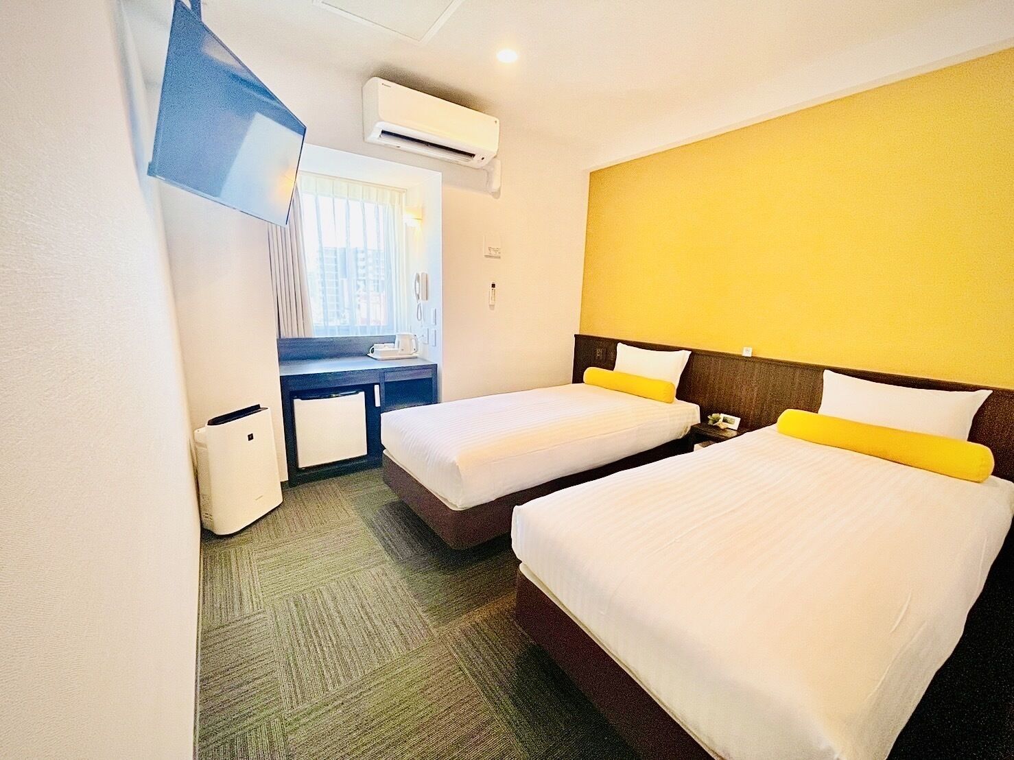 Nipponbashi Crystal Hotel