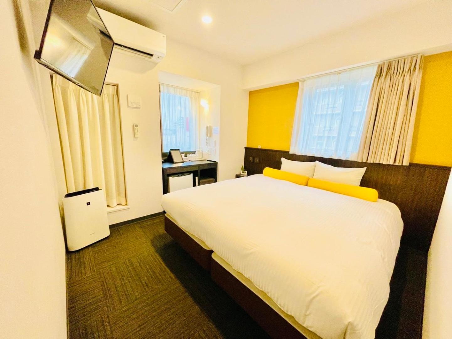 Nipponbashi Crystal Hotel