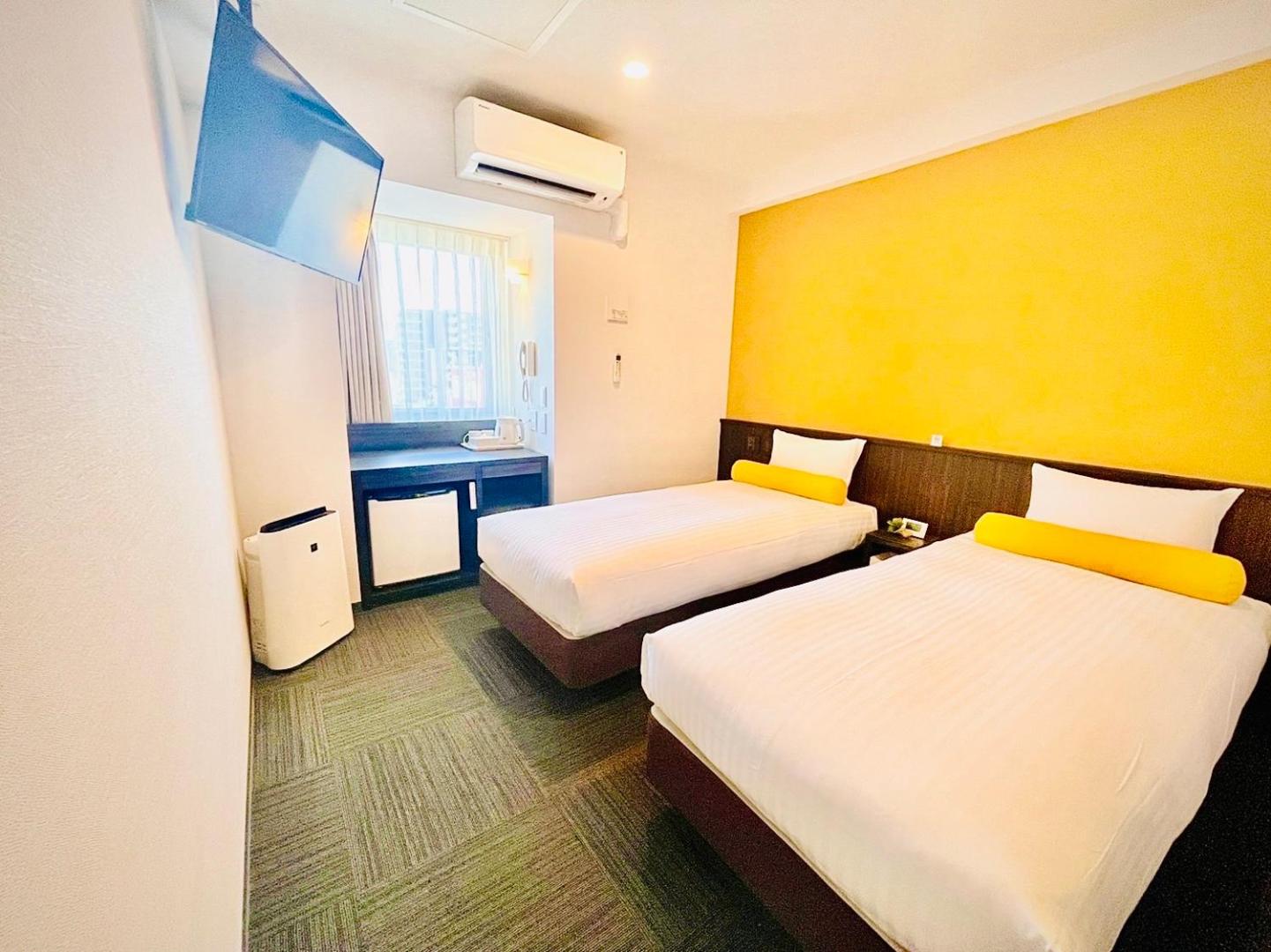Nipponbashi Crystal Hotel