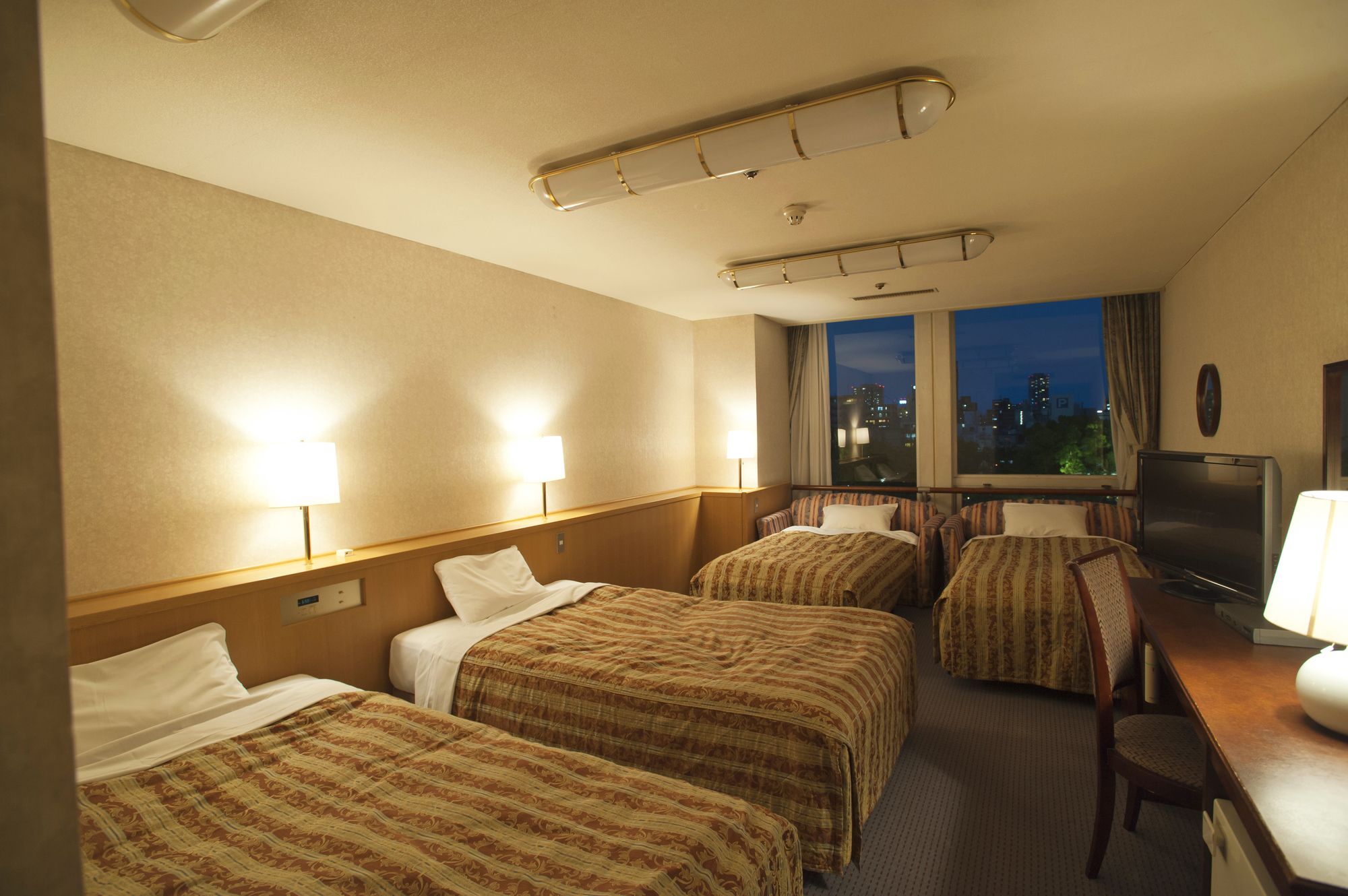 Osaka Castle Hotel