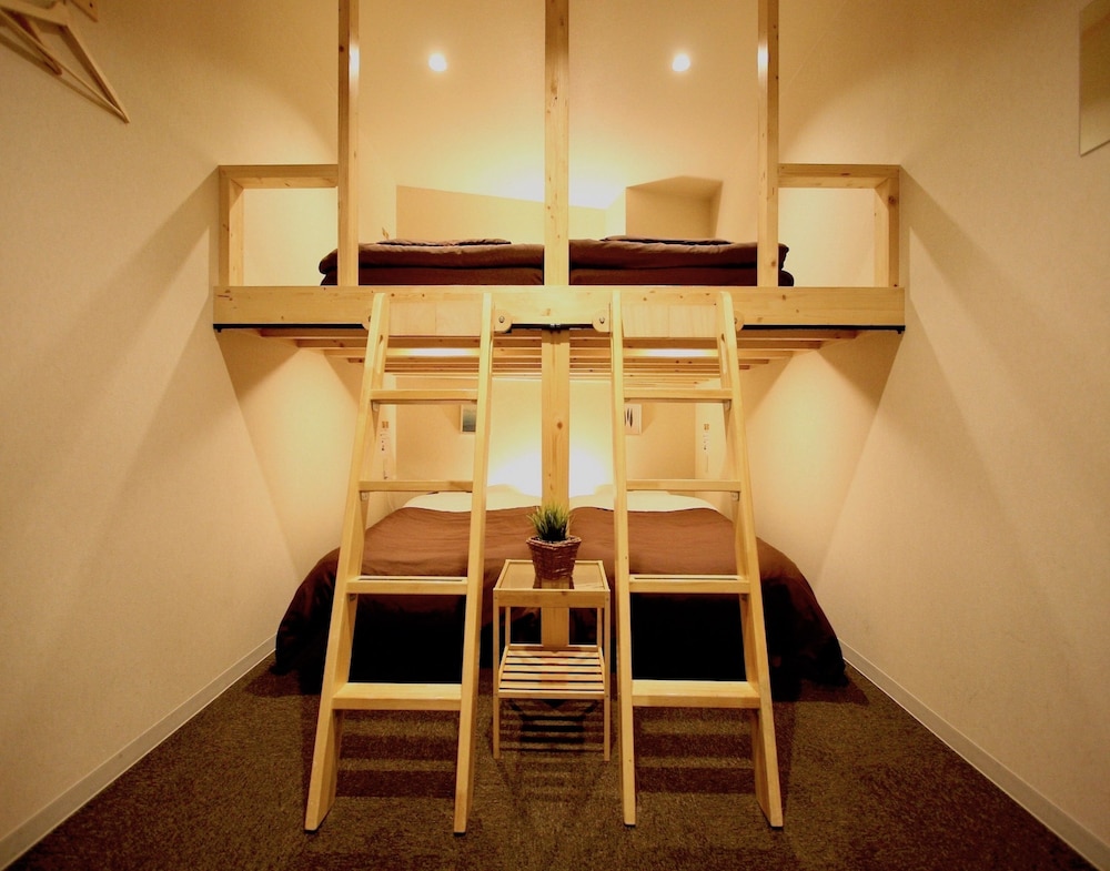 Osaka Guesthouse Nest - Hostel