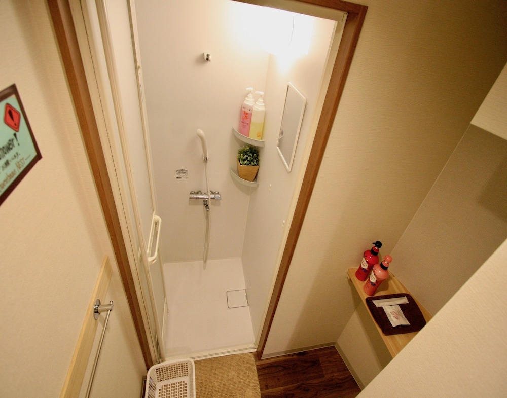 Osaka Guesthouse Nest - Hostel