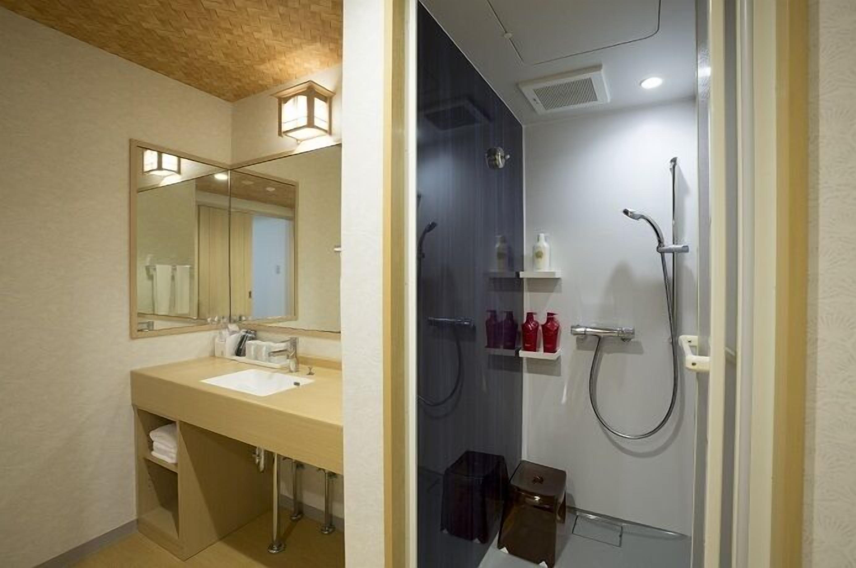 Osaka Hinode Hotel