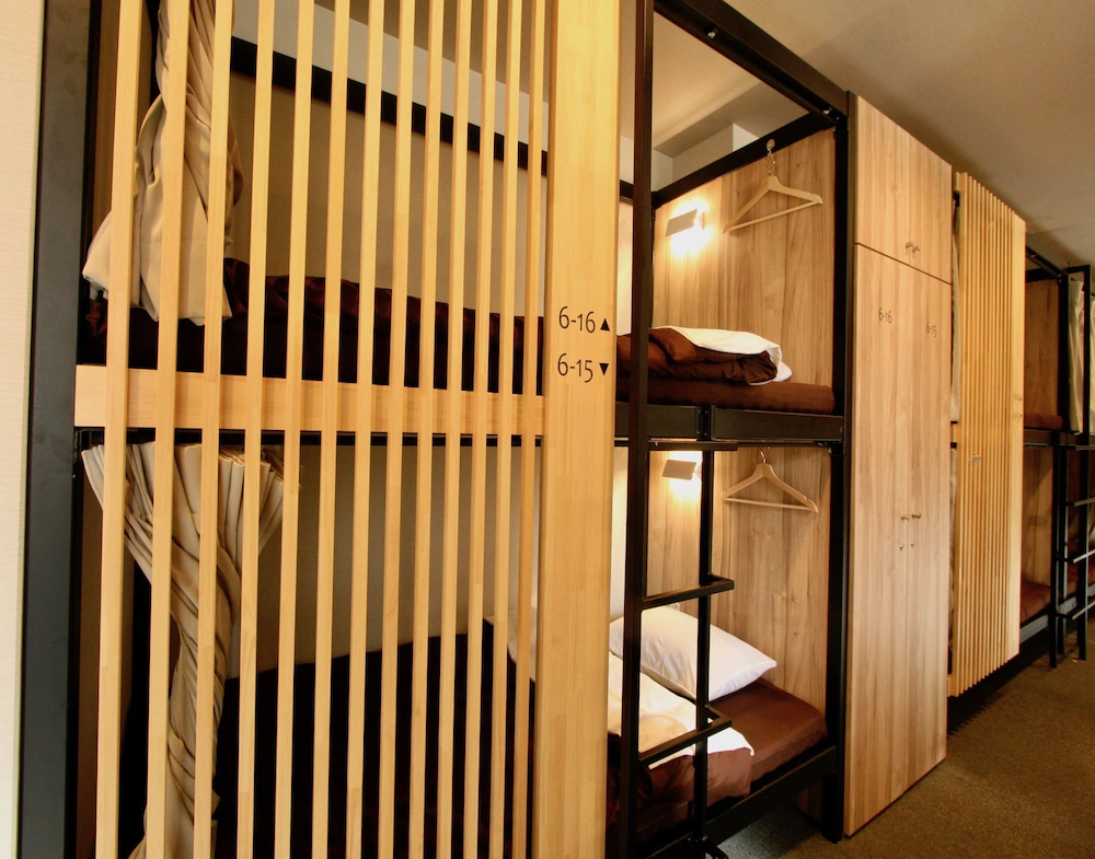 Namba Guesthouse Hive