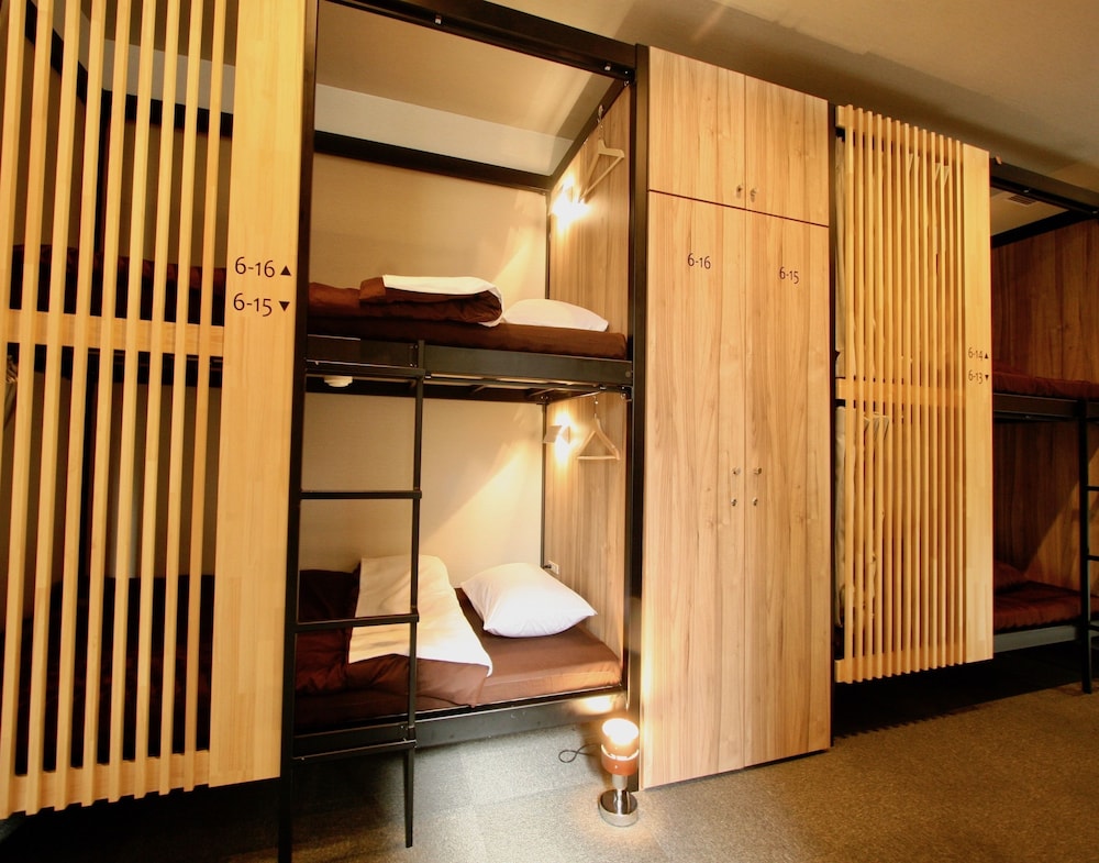 Namba Guesthouse Hive