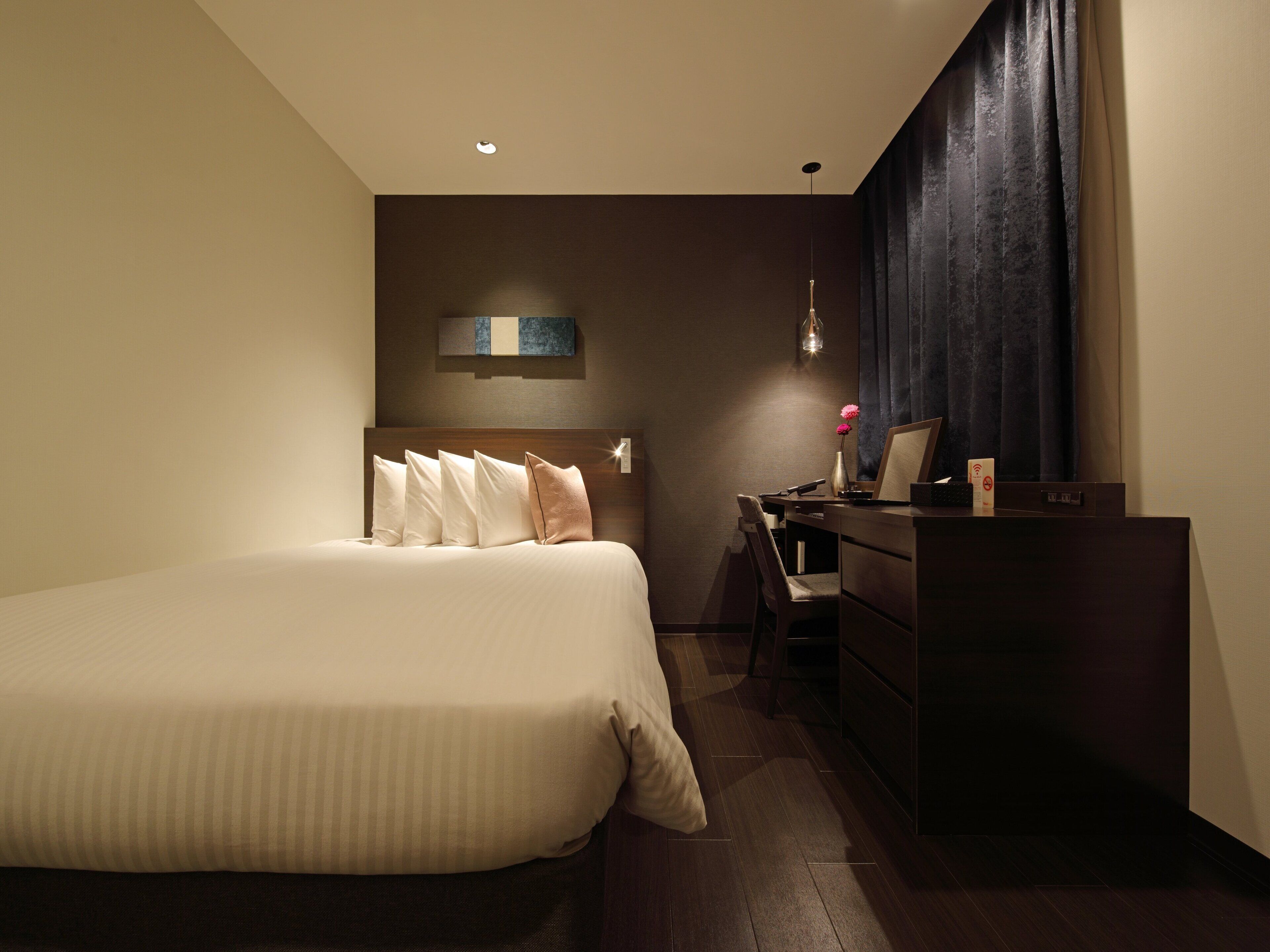 Red Roof Inn & Suites Osaka Namba Nipponbashi