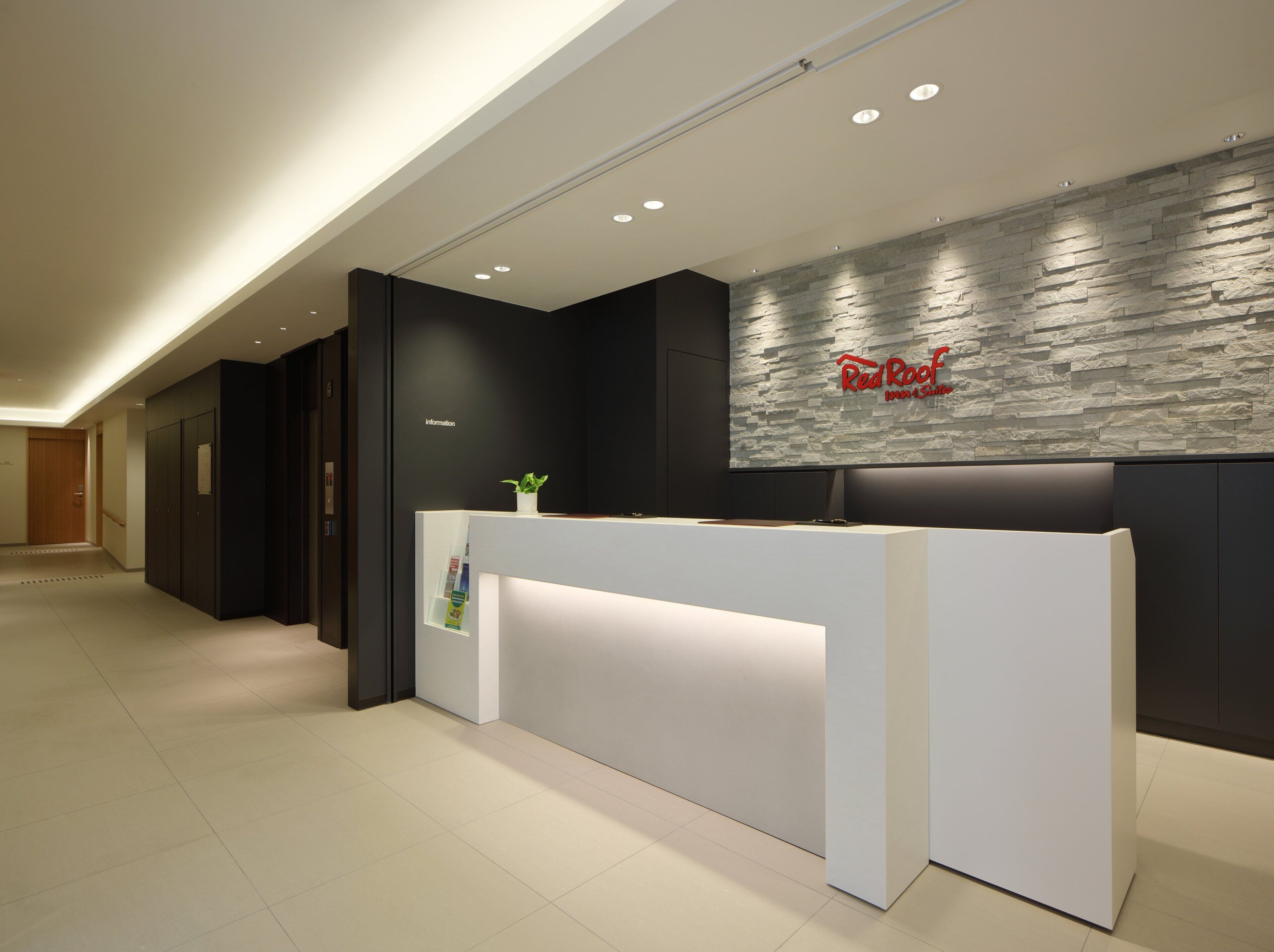 Red Roof Inn & Suites Osaka Namba Nipponbashi