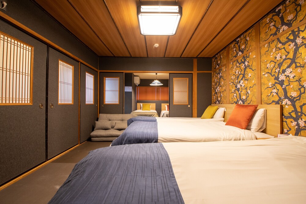 R Guest Residence Tsurumibashi
