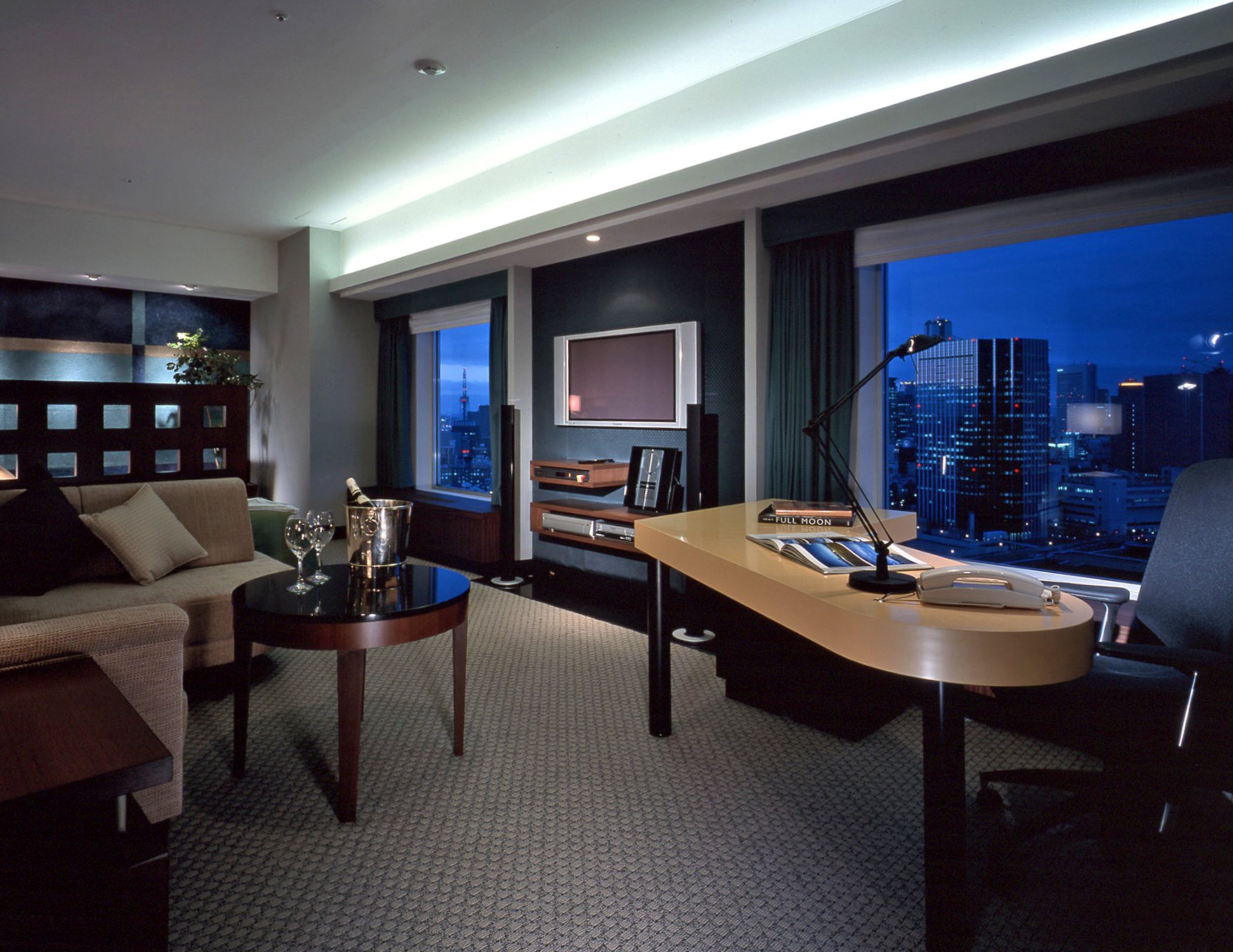 RIHGA Royal Hotel Osaka, Vignette Collection