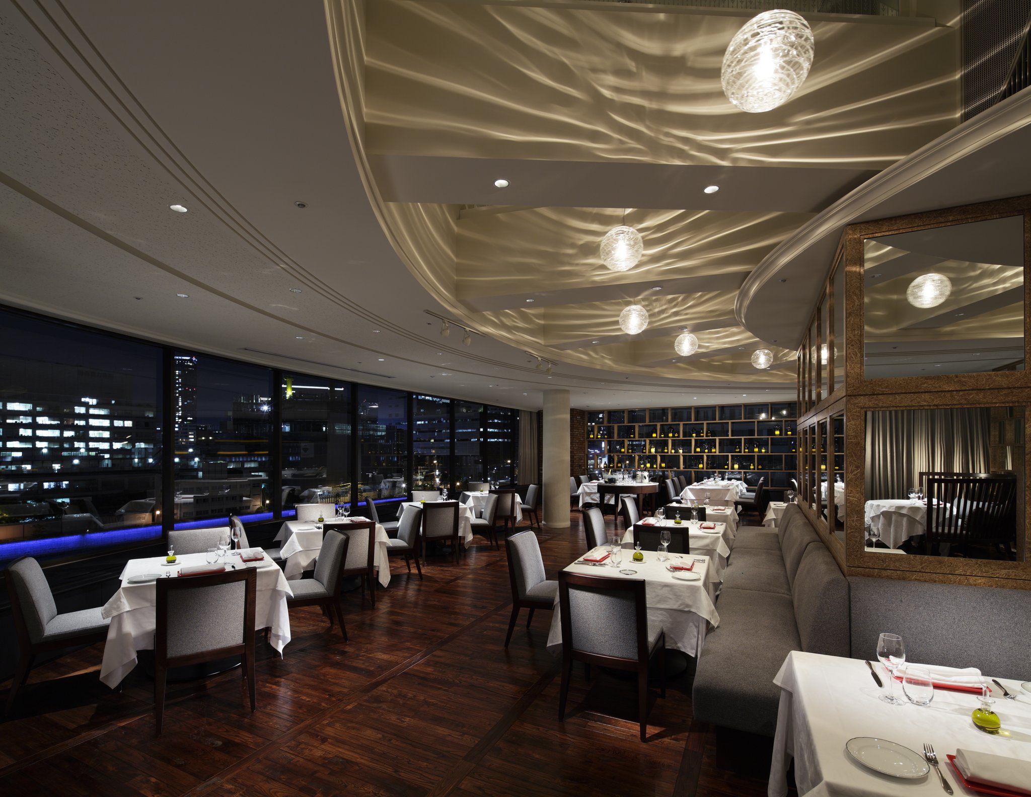 RIHGA Royal Hotel Osaka, Vignette Collection