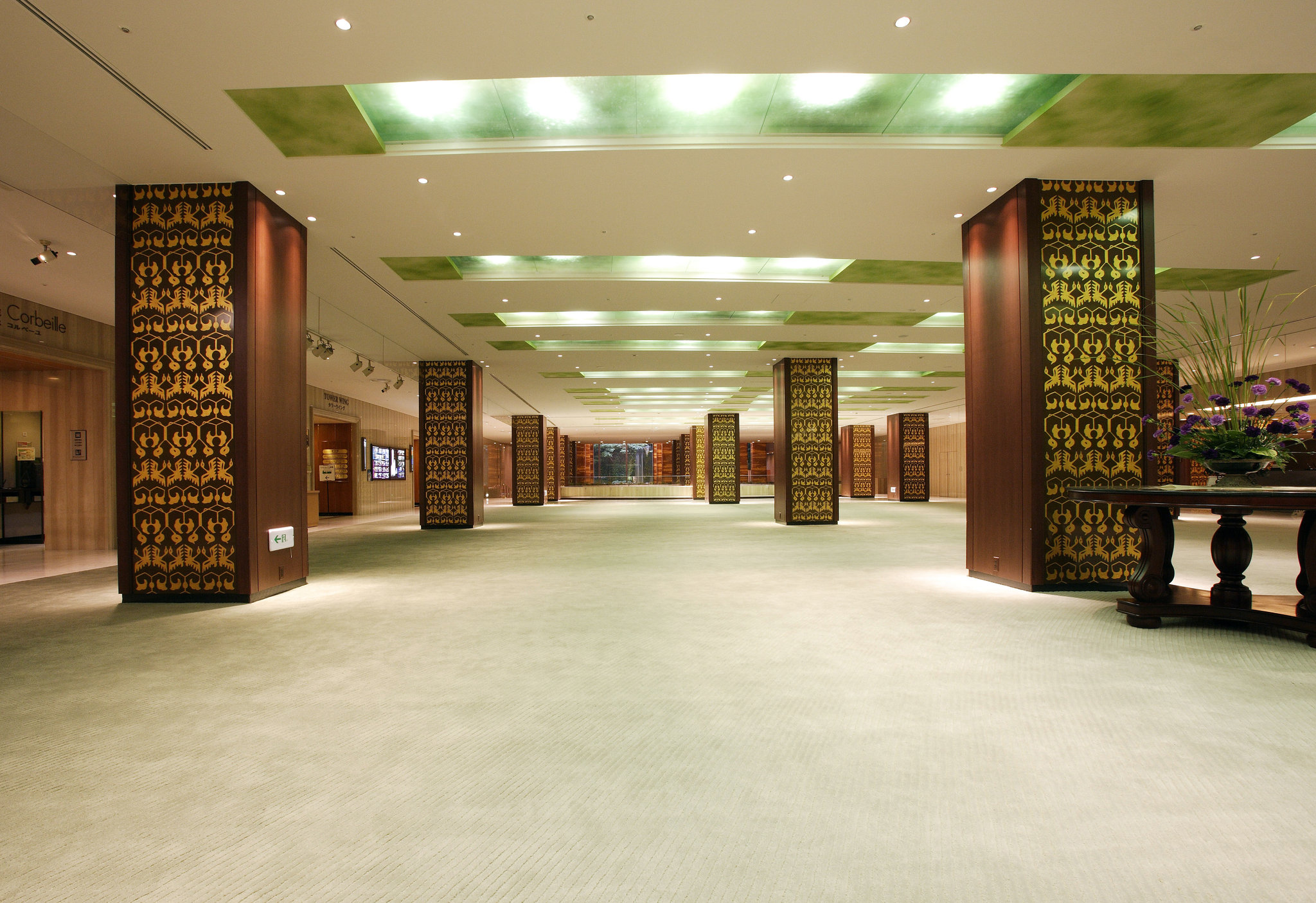 RIHGA Royal Hotel Osaka, Vignette Collection