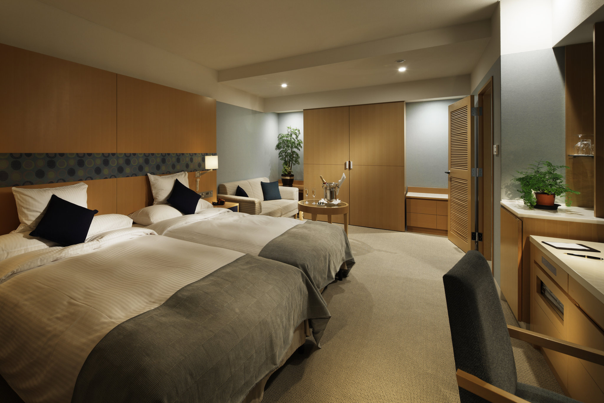 RIHGA Royal Hotel Osaka, Vignette Collection