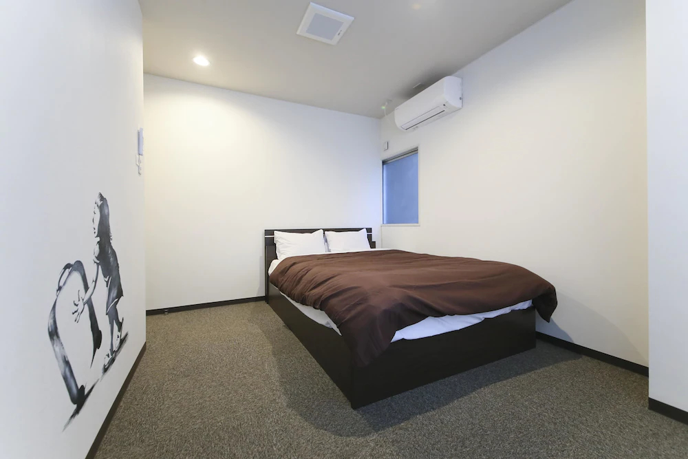 Roots Hostel