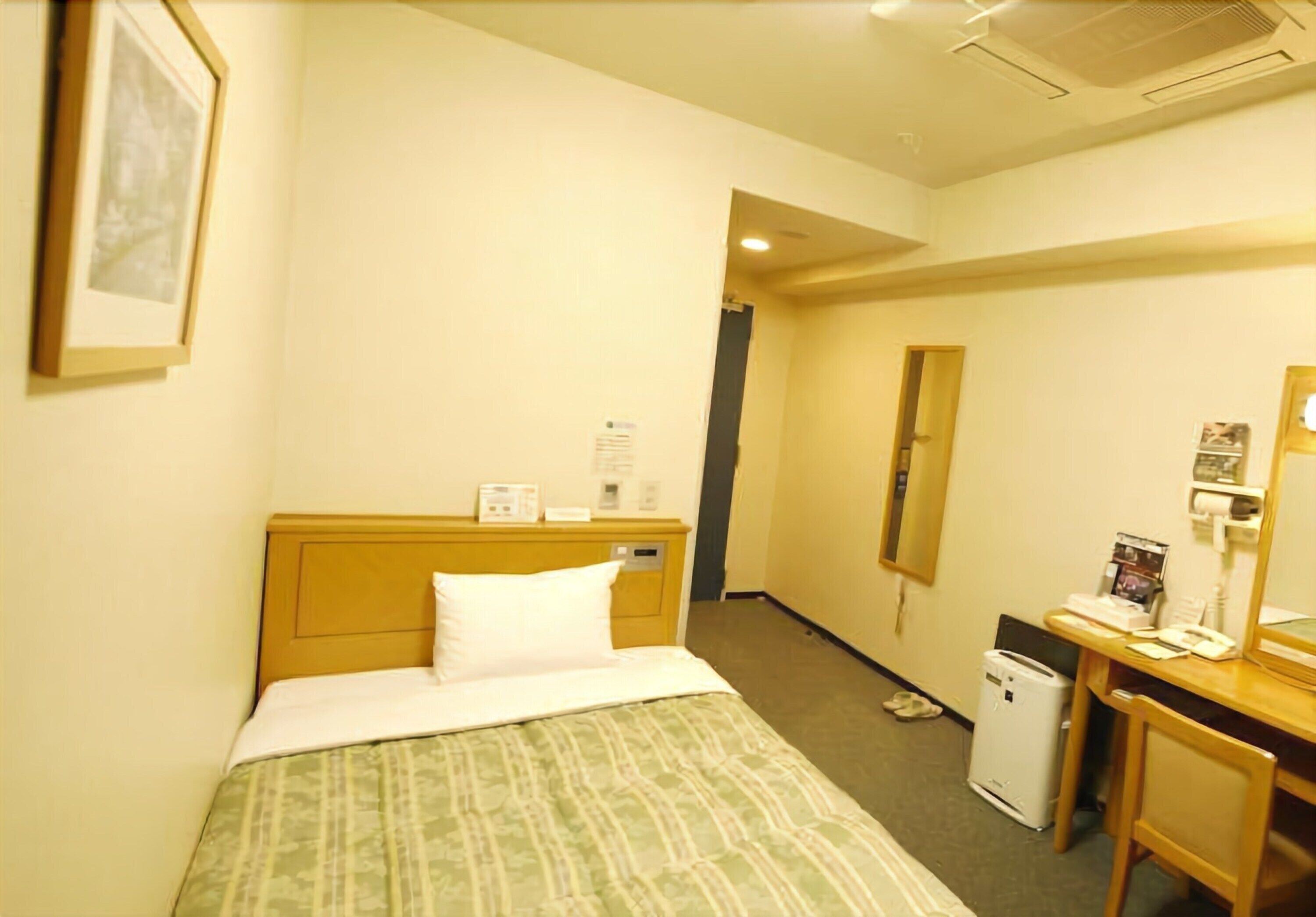 Route-Inn Osaka Honmachi