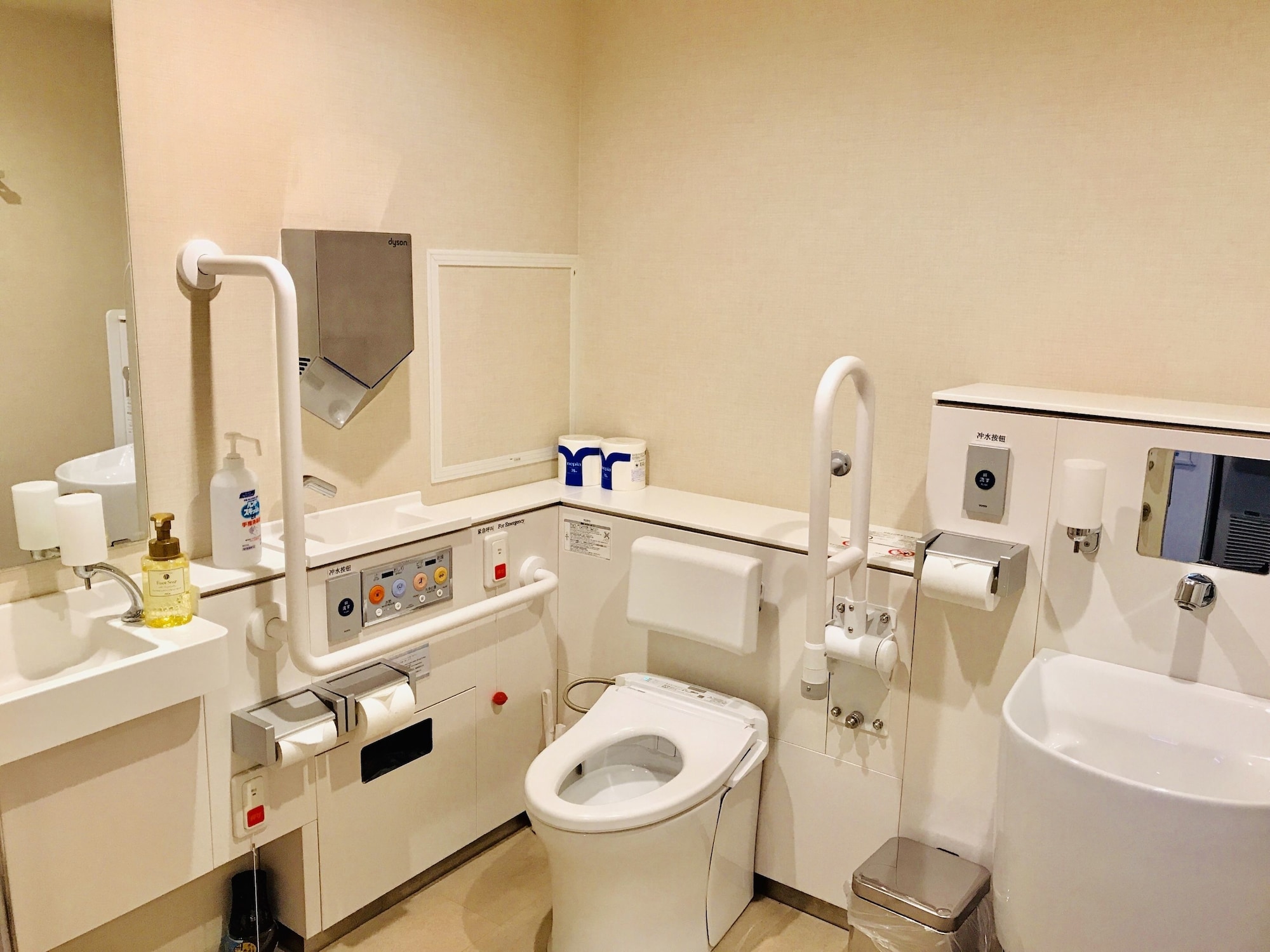 Sarasa Hotel Shinsaibashi