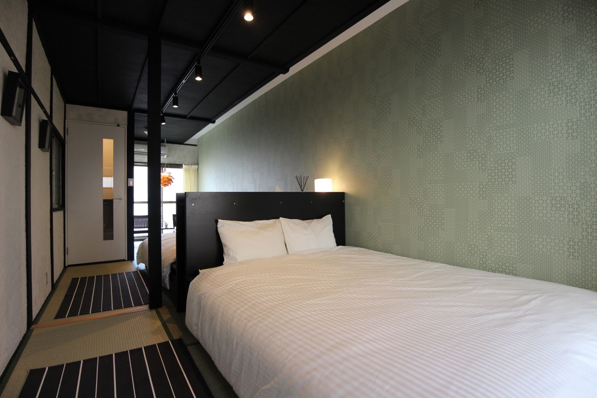 Sekai Hotel Tsuki