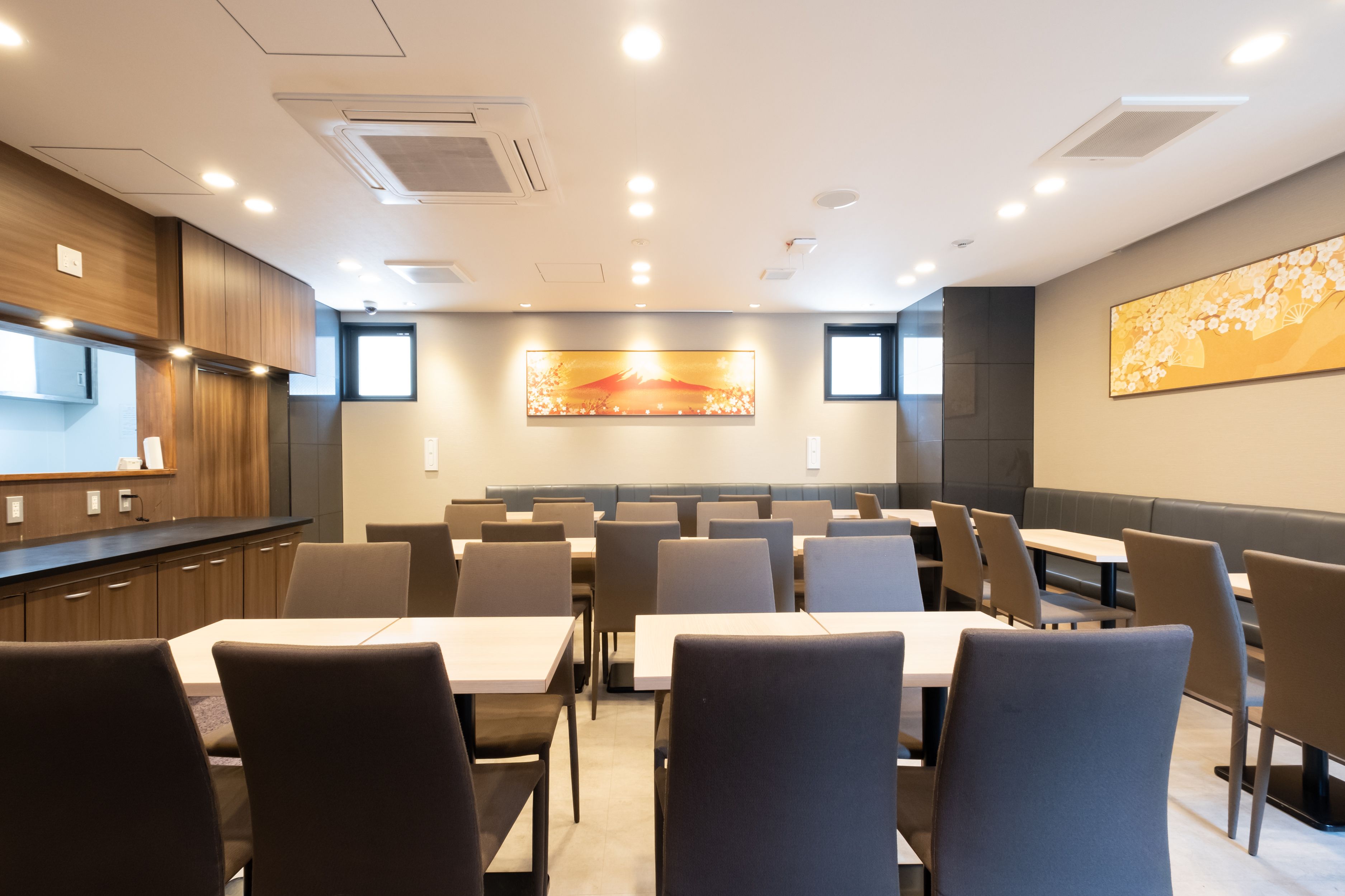 Shinsaibashi Higashi Crystal Hotel